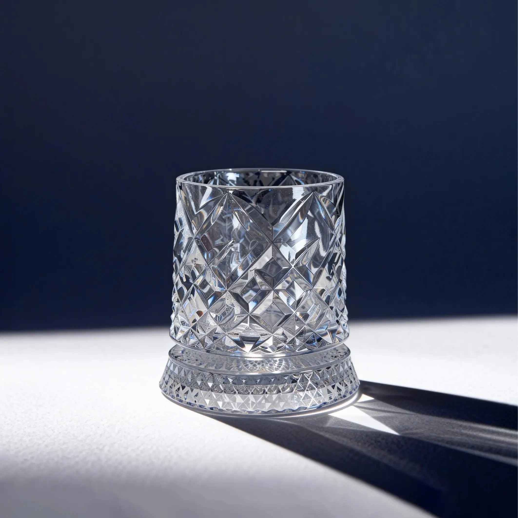 Luxury 360° Spinning Crystal Glass – Star-Cut Stress Relief Whiskey & Wine Glass, Elegant European Barware Gift，Rotating Glass Cup Spinning Glass Cup